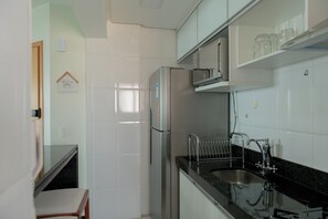 Private kitchen - 2201 Luxury Full Apartment with 2 Bedrooms/1 Suite near Cebrom and Araújo Jorge Hospital (Goiânia)