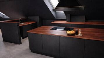 Kamar Double atau Twin Desain, Bebas Asap Rokok, pemandangan kebun | Dapur pribadi | Lemari es, oven, kompor, dan mesin pencuci piring