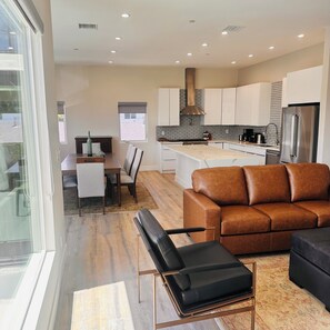 Living area - Luxurious Modern Apartment - Unit B (Redondo Beach)