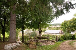 Outdoor dining - Gîte du Parc - LA CANOURGUE (LA CANOURGUE)