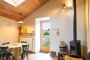 Dining - Gîte du Tomple, Côté Bergerie (QUEZAC)