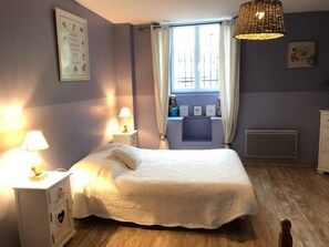 2 bedrooms, iron/ironing board, travel crib - La Glycine 5/6 persons (LA CANOURGUE)