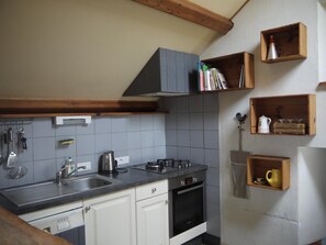 Kühlschrank, Mikrowelle, Ofen, Geschirrspüler