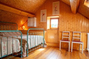 2 chambres, fer et planche à repasser, lit parapluie, Wi-Fi gratuit