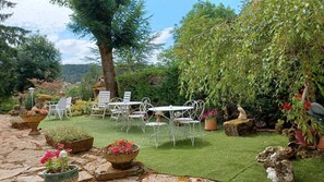 Outdoor dining - Le Poustadou - LA CANOURGUE (LA CANOURGUE)