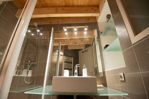 Bathroom - Vrbo Property (LES VIGNES)