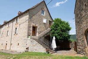 Exterior - Gîte du Boy 8 persons (LANUEJOLS)