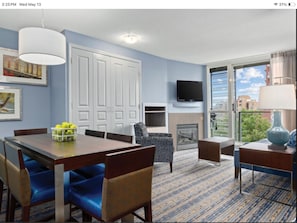 Dining - Worldmark 2 Bedroom Inner Harbor (Victoria)