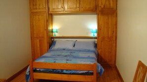 Iron/ironing board, travel cot, free WiFi, bed sheets - GVA017 - Gîte de France 3 épis 6 pers in La Bastide (ROCLES)