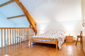 Iron/ironing board, travel cot, free WiFi - Gîte de l'Aire - LA CANOURGUE (LA CANOURGUE)