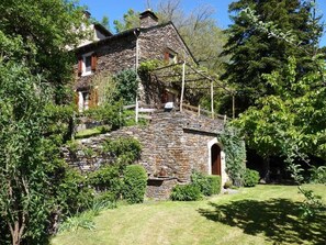 Exterior - Gîtes de France 3 épis 2/3 persons Puychauzier (SAINT-JULIEN-D'ARPAON)