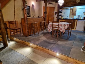 Dining - LA BERGERIE DE BAUME BRUNE 4/5 persons (FLORAC)