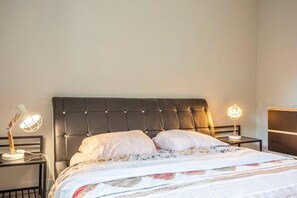 Room - Vrbo Property (Saint-Martin-des-Fontaines)