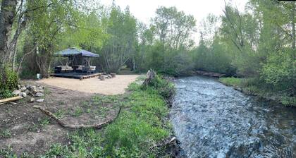 Charming cabin tent campground in peaceful Frenchtown for your getaway