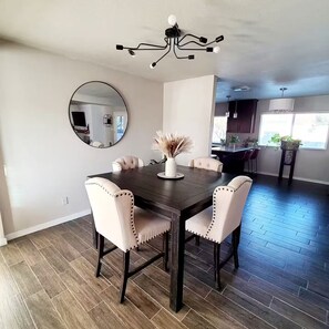 Dining - Beautiful Spacious Modern family home (El Paso)