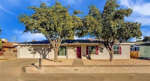 Exterior - Beautiful Spacious Modern family home (El Paso)