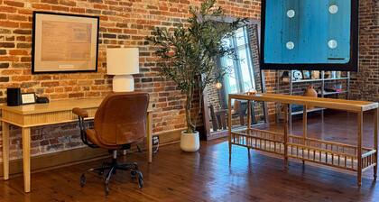 Historic Media Loft - Morning Paper at Your Door - Walk Everywhere