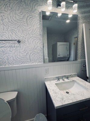 Towels, toilet paper - 3-bedroom house in peaceful Lower Township. Minutes away from Cape May City! (Lower Township)