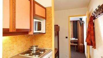 Microwave, stovetop, dishwasher