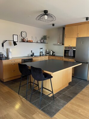 Private kitchen - Lovely 3-bedroom apartment in Iceland perfect for your getaway (Garðabær)