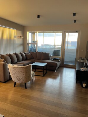Living area - Lovely 3-bedroom apartment in Iceland perfect for your getaway (Garðabær)