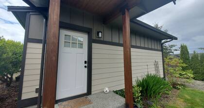 Awesome 1-bedroom cottage in sunny Sequim for a relaxing stay