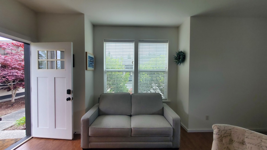 Awesome 1-bedroom Cottage In Sunny Sequim For A Relaxing Stay - Sequim, WA