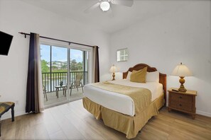 Desk, iron/ironing board, WiFi, bed sheets - Resort Condo with Balcony & Pool Access (Davenport)