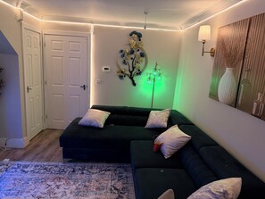 Living area - Kofi Capra (Gillingham)