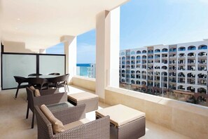 Outdoor dining - Studio at 5 Diamond Resort - Villa la Valencia in Cabo San Lucas (cabo san lucas)