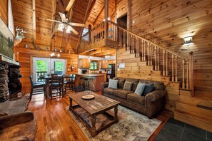 TV, fireplace, ping pong, books - Secluded Smoky Cabin, Hot Tub, Fire Pit, Game Room (Sevierville)