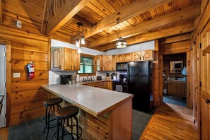 Fridge, microwave, oven, stovetop - Secluded Smoky Cabin, Hot Tub, Fire Pit, Game Room (Sevierville)