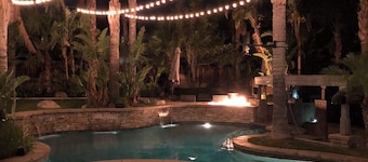 Lux Resort Style 6Bdrm Sauna/Pool/Spa/cold plunge