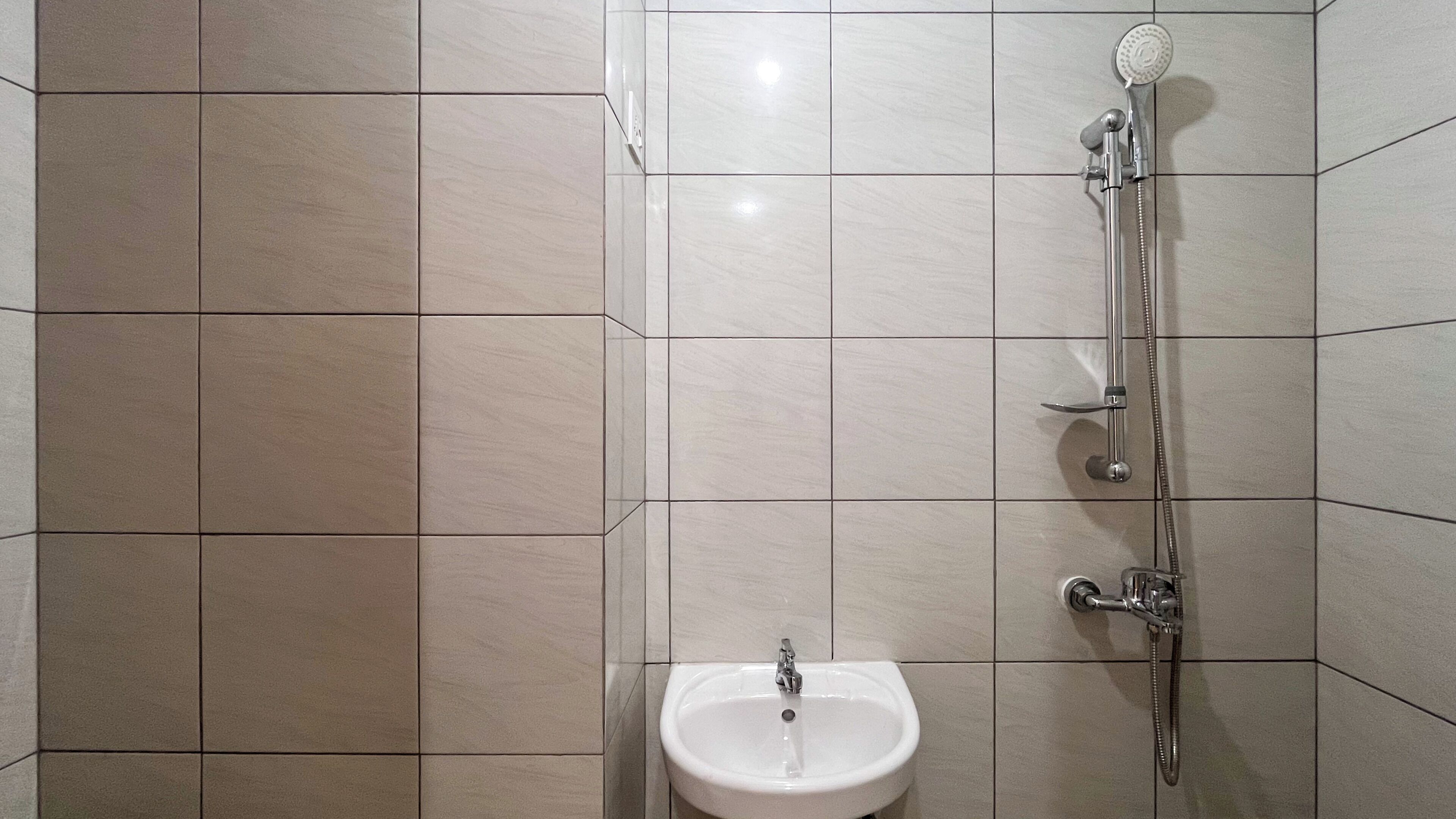Standard Studio | Bathroom