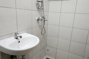 Interior - Best Price Studio (No Kitchen) Apartment At Bandaraya - Tallasa City Makassar (Makassar)