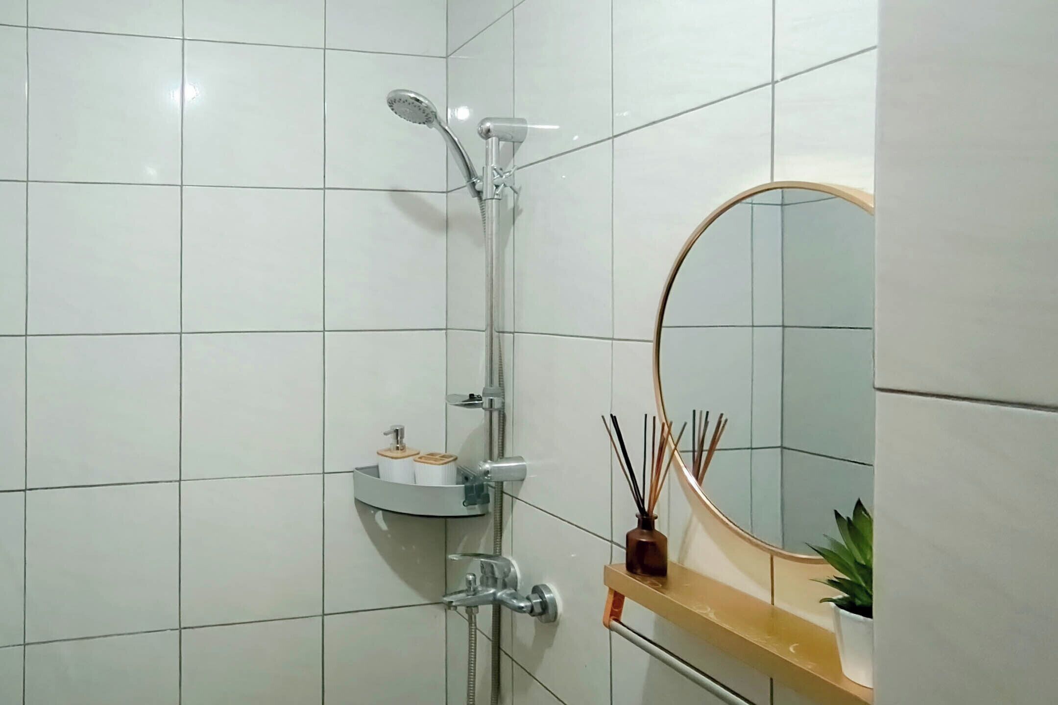 Standard Studio | Bathroom