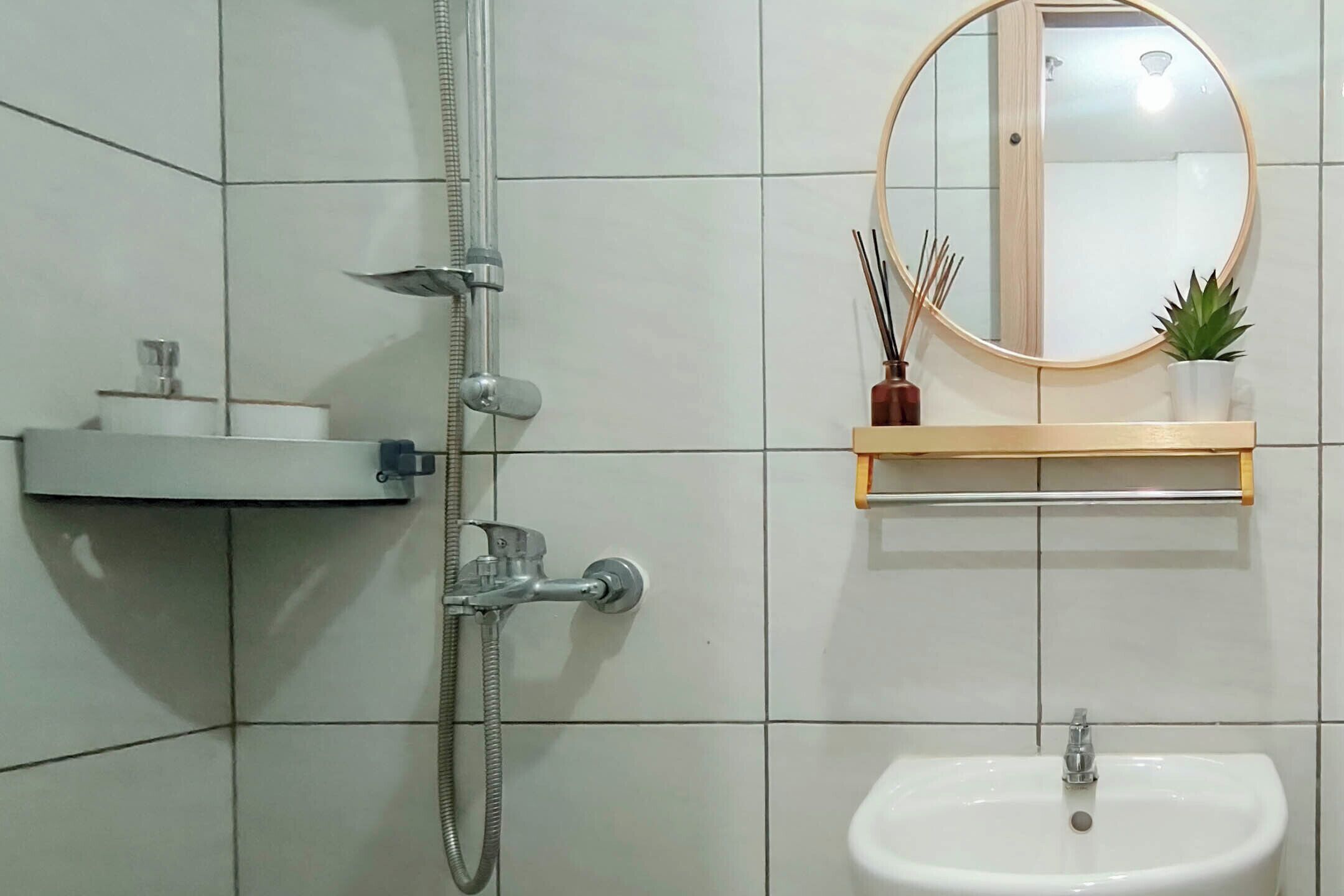 Standard Studio | Bathroom