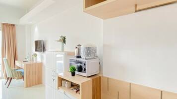 Studio Standar | Dapur pribadi | Lemari es kecil