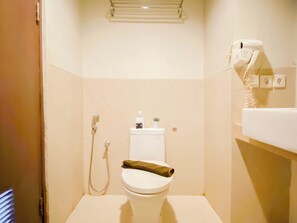 Standard Studio | Bathroom - Comfortable Studio (No Kitchen) At Bogor Icon Apartment (Bogor)
