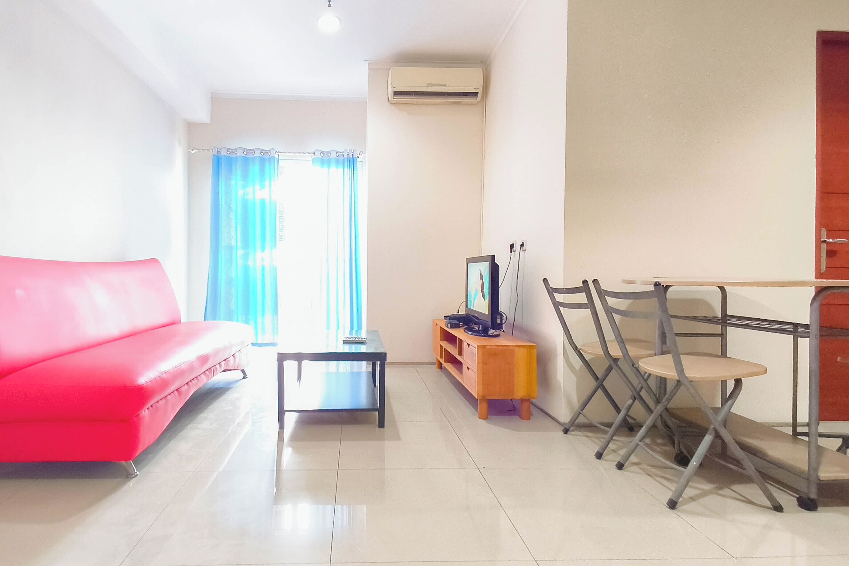 Standard Apartment | Living room