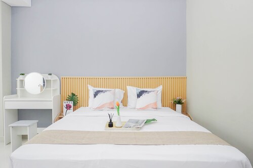 Neat And Restful Studio At Apartment Lrt City Sentul - Royal Sentul Park