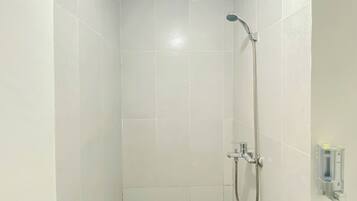 Standard Studio | Bathroom