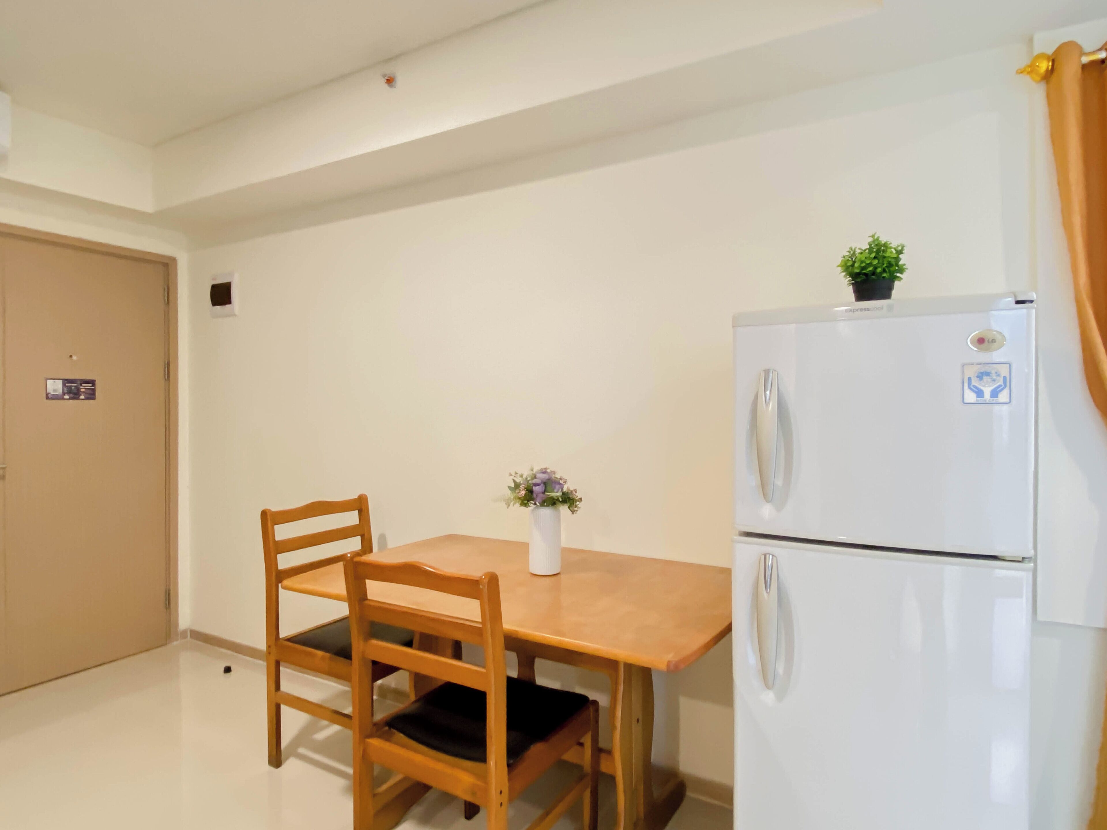 Standard Apartment | Dining room