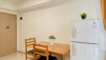 Standard Apartment | Dining room