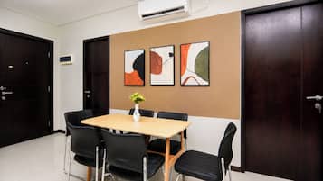Standard Apartment | Dining room