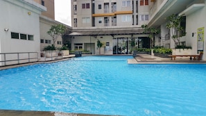 Hồ bơi ngoài trời 