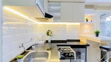 Standard Apartment | Private kitchen | Electric kettle