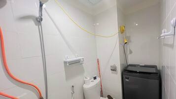 Standard Studio | Bathroom