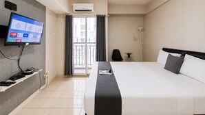 Standard Apartment - Comfortable Living In 1Br At Serpong Greenview Apartment (South Tangerang)