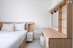 Standard Studio - Stunning With Great Location Studio Apartment At Sky House Bsd (Pagedangan)